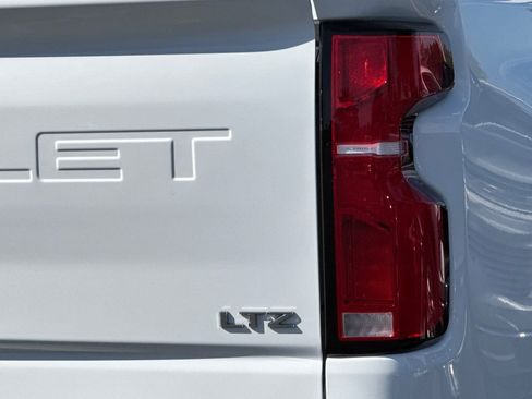 Used 2025 Chevrolet Silverado 2500 LTZ w/ LTZ Premium Package AWD/4WD image 46