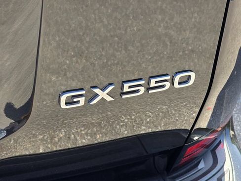 Used 2024 Lexus GX 550 w/ Cold Area Package AWD/4WD image 15
