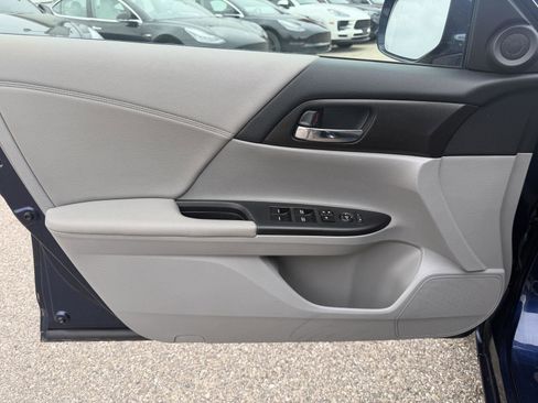 Used 2013 Honda Accord EX image 9