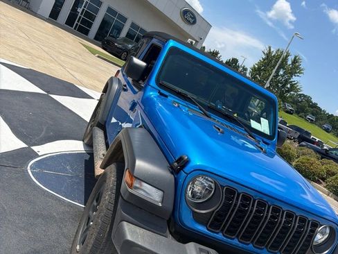 Used 2024 Jeep Wrangler Sport AWD/4WD image 2