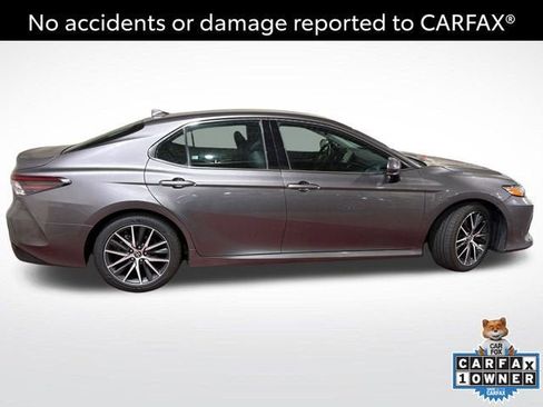 Certified 2021 Toyota Camry XLE FWD image 3