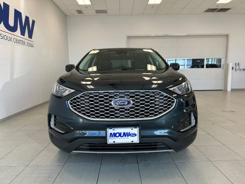 Used 2024 Ford Edge SEL w/ Convenience Package image 3