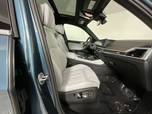 Used 2024 BMW X5 xDrive40i w/ Premium Package image 18