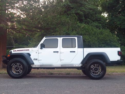 Used 2020 Jeep Gladiator Sport w/ Quick Order Package 24S AWD/4WD image 23
