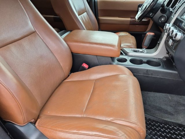 Used 2014 Toyota Sequoia Platinum AWD/4WD image 28