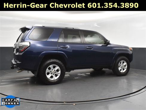 Used 2017 Toyota 4Runner SR5 Premium image 8