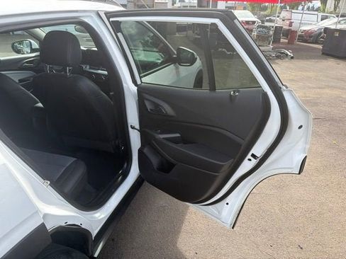 Used 2025 Chevrolet Trax LT w/ Driver Confidence Package FWD image 21