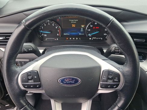 Certified 2022 Ford Explorer XLT image 17