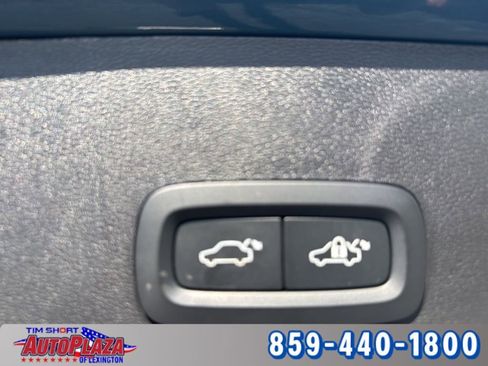 Used 2023 Volvo XC40 Recharge Ultimate image 28