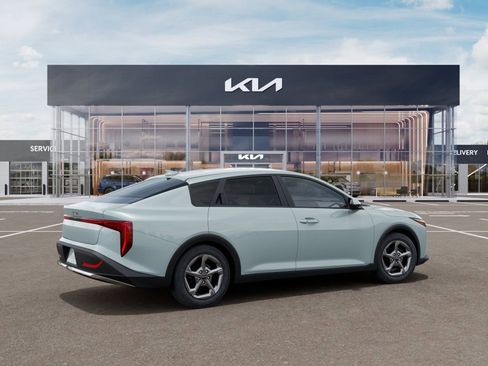 New 2026 Kia K4 LXS FWD image 7