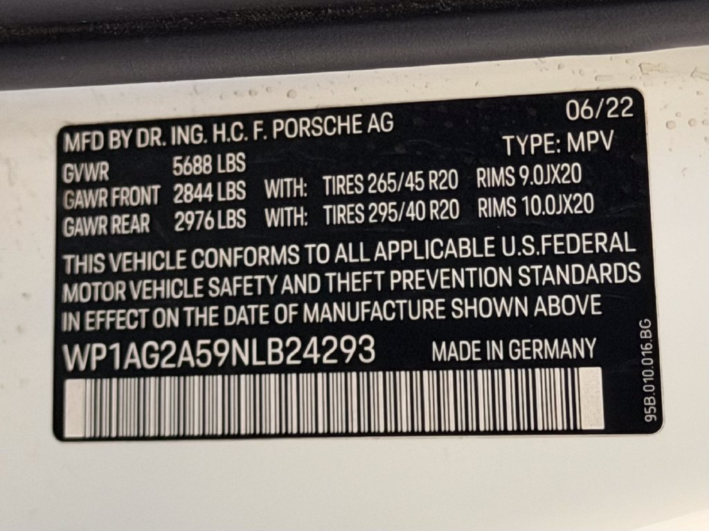 Certified 2022 Porsche Macan S AWD/4WD image 26