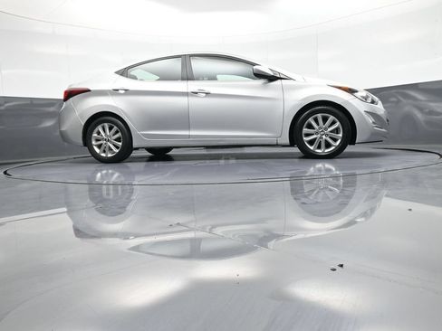 Used 2015 Hyundai Elantra SE w/ Option Group 03 FWD image 28