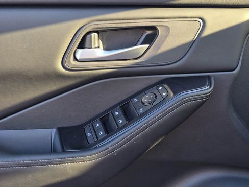 Used 2026 Nissan Rogue SV image 9