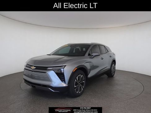Used 2024 Chevrolet Blazer EV LT AWD/4WD image 2