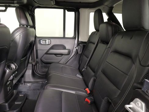 Used 2021 Jeep Wrangler Unlimited Sahara image 37