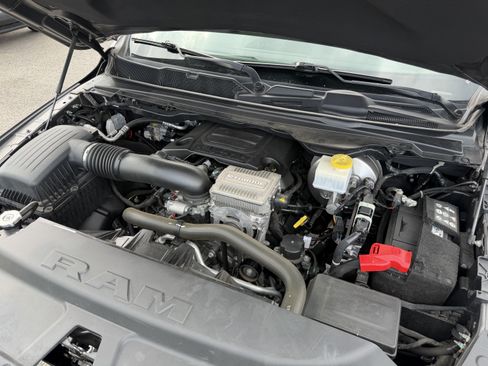 Used 2024 RAM 1500 Laramie AWD/4WD image 35