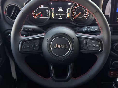 Used 2024 Jeep Wrangler Unlimited Rubicon AWD/4WD image 15