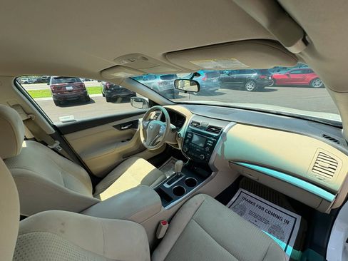 Used 2015 Nissan Altima 2.5 SV FWD image 26
