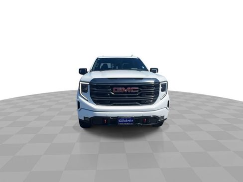 Used 2024 GMC Sierra 1500 AT4 w/ Technology Package AWD/4WD image 3