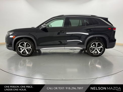 Used 2025 Volkswagen Tiguan SE AWD/4WD image 9
