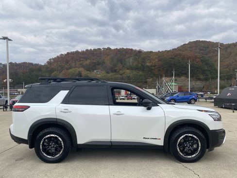 Used 2025 Nissan Pathfinder Rock Creek image 35