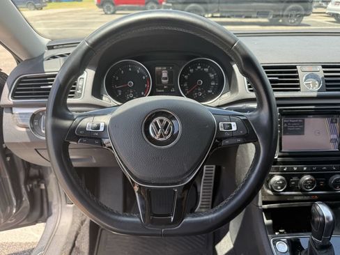 Used 2017 Volkswagen Passat 1.8T SEL Premium FWD image 14
