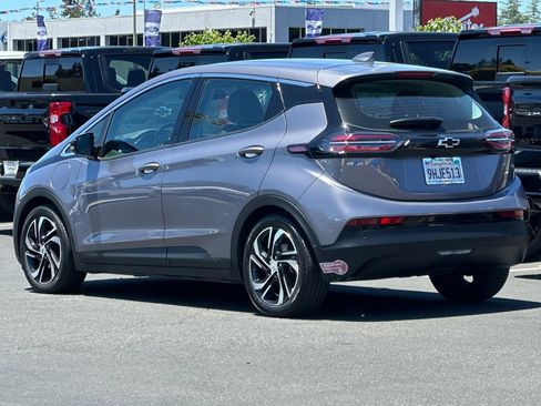 Used 2023 Chevrolet Bolt LT w/ Infotainment Package FWD image 7