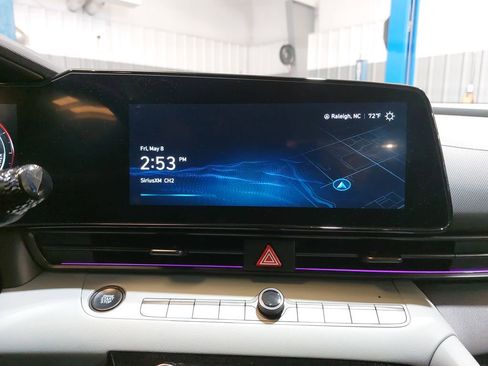 Used 2025 Hyundai Elantra Limited FWD image 20
