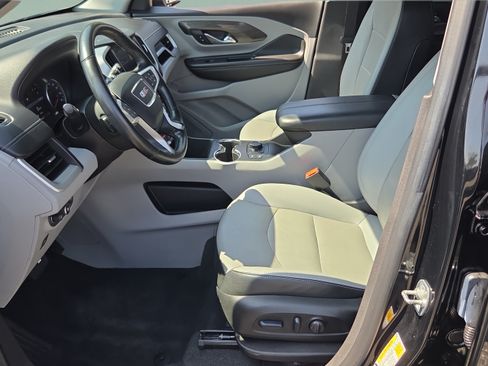 Certified 2024 GMC Terrain SLT FWD image 9