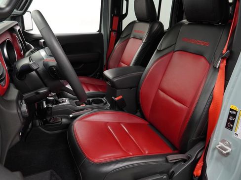 Used 2023 Jeep Wrangler Unlimited Rubicon 4xe AWD/4WD image 16