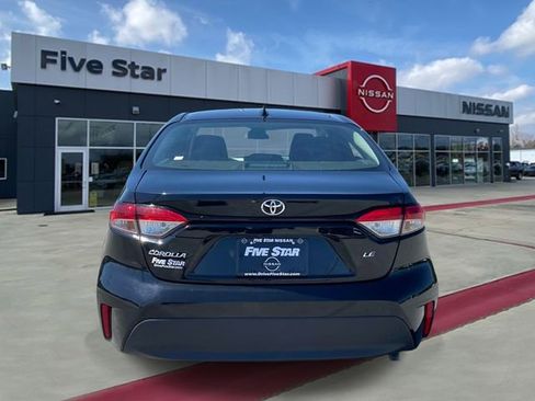 Used 2024 Toyota Corolla LE FWD image 5