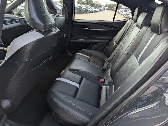 Used 2025 Toyota Camry SE w/ Convenience Package FWD image 27
