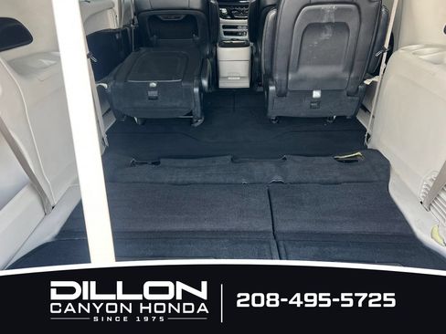 Used 2022 Chrysler Pacifica Touring-L FWD image 18