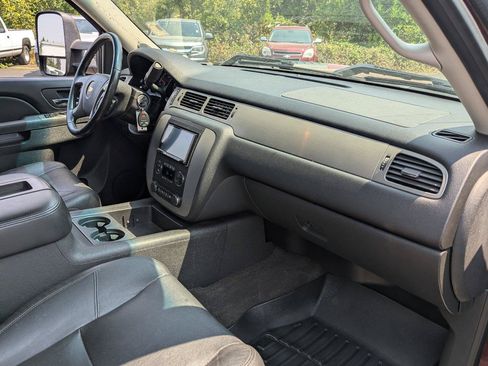 Used 2013 Chevrolet Silverado 2500 LTZ w/ LTZ Plus Package RWD image 32