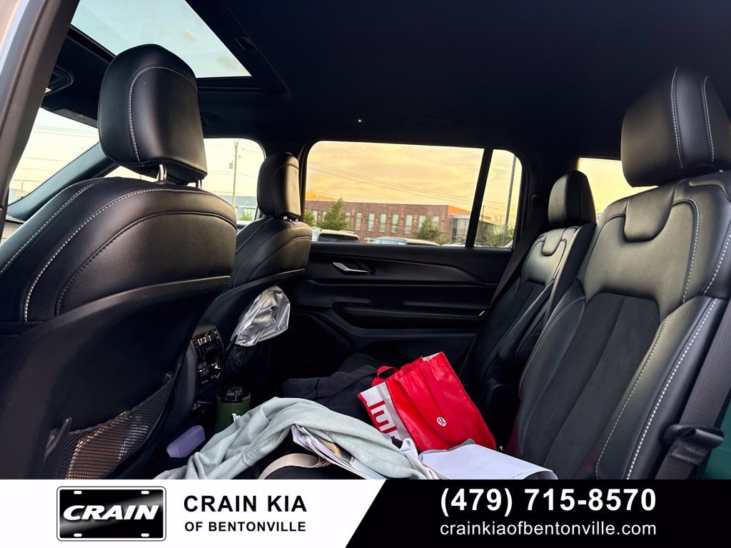 Used 2024 Jeep Grand Cherokee L Altitude AWD/4WD image 18