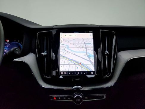 Used 2025 Volvo XC60 B5 Plus image 26