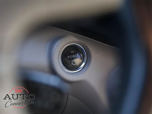 Used 2010 Toyota Highlander Limited image 35