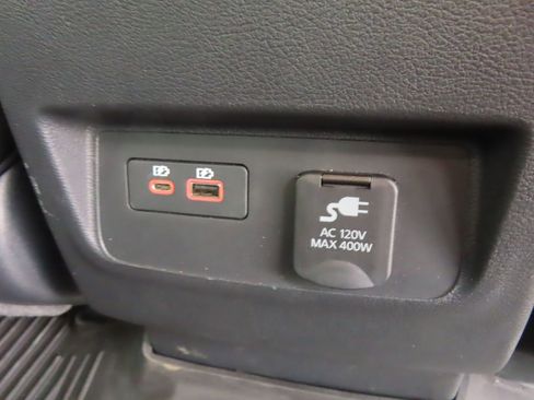 Used 2023 Nissan Frontier PRO-4X w/ Pro-4X Premium Package image 42