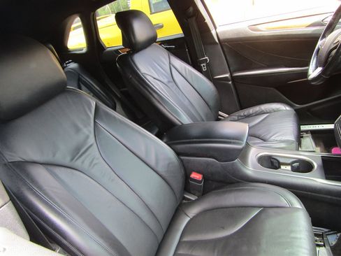 Used 2015 Lincoln MKC FWD w/ Equipment Group 101A Select image 5