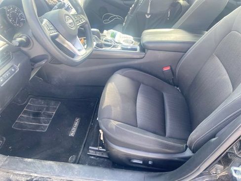 Used 2023 Nissan Altima 2.5 SV FWD image 9