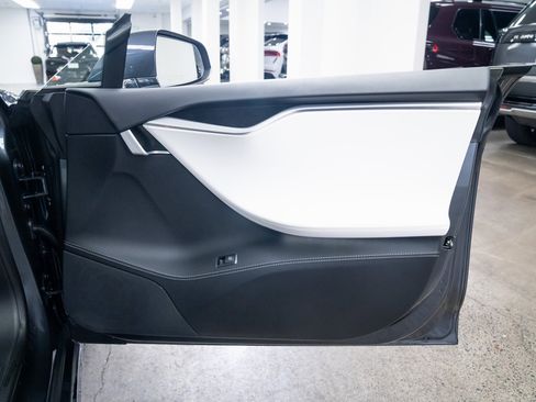Used 2017 Tesla Model S P100D image 22