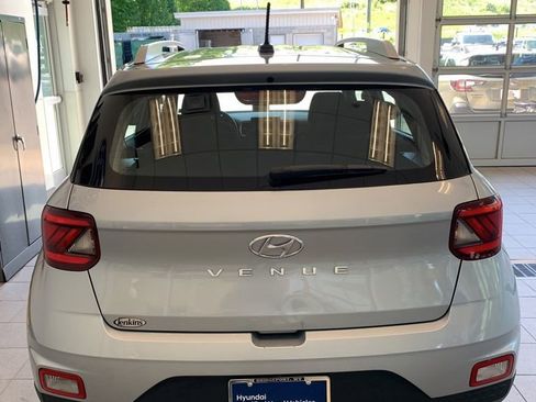 Certified 2023 Hyundai Venue SEL FWD image 14