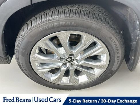 Used 2021 Toyota Highlander Limited AWD/4WD image 41