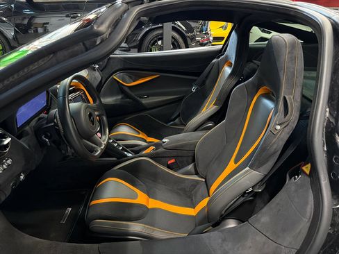 Used 2019 McLaren 720S Performance image 18