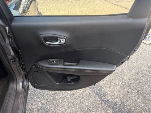 Used 2020 Jeep Compass Latitude w/ Popular Equipment Group FWD image 12