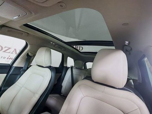 New 2026 Lincoln Corsair Premiere image 23