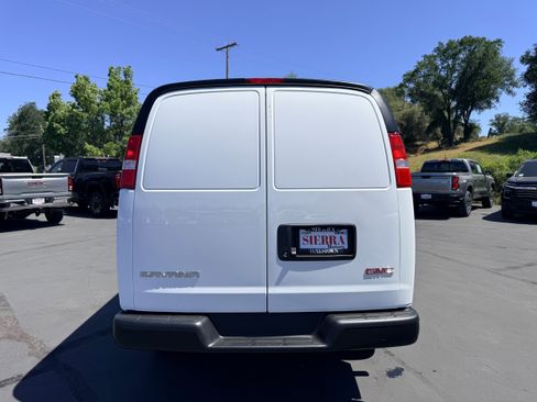 New 2026 GMC Savana 3500 Extended RWD image 5