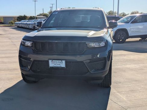 New 2025 Jeep Grand Cherokee Laredo RWD image 8