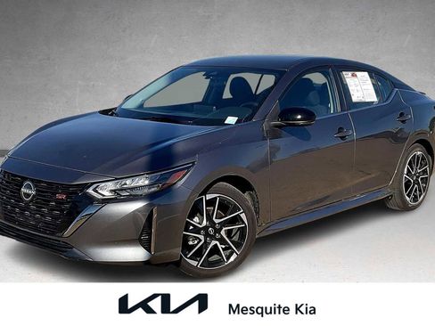 Used 2025 Nissan Sentra SR FWD image 1