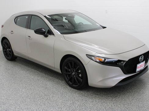 Used 2025 MAZDA MAZDA3 s Sport FWD image 4
